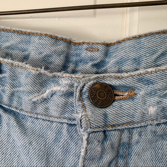 Vintage Zena Light Wash Distressed Jeans - Picture 3 of 10